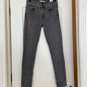 💚Authentic Vintage LEVI’S super skinny wash jean. Size 27 High waist. Stretch